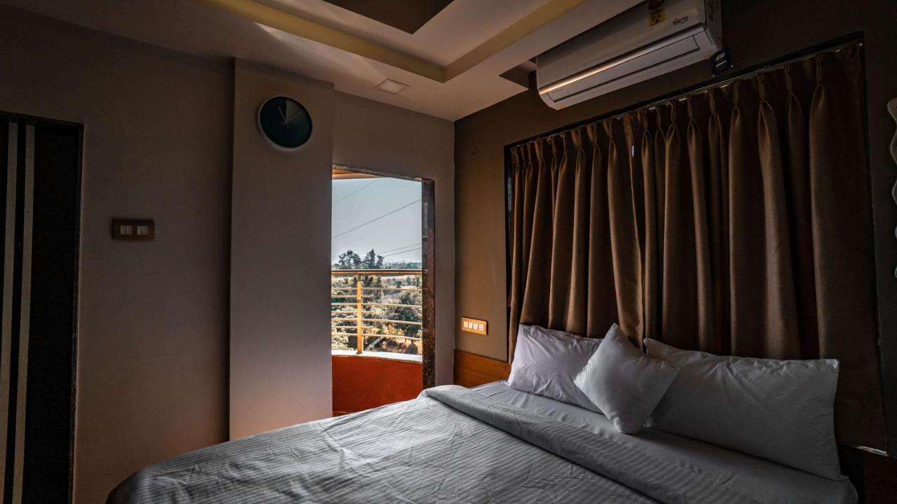 Pooja Villa Suites-Rooms And Pool, Igatpuri Kültér fotó